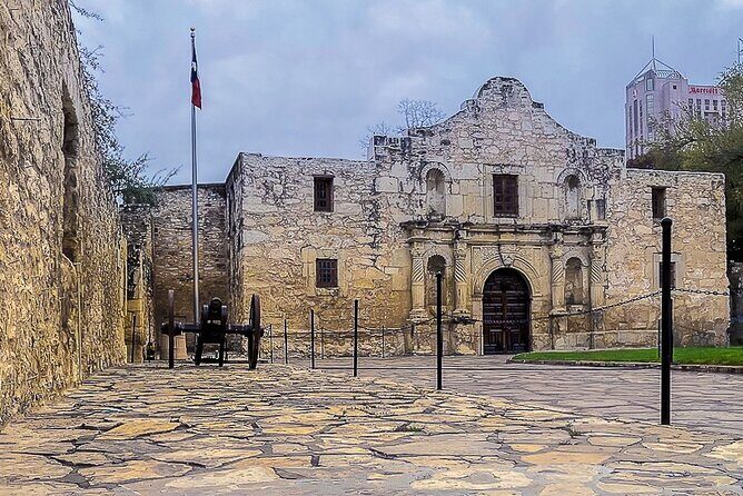 San Antonio's 1/2-day History and cultural guided driving tour - Frequently Asked Questions