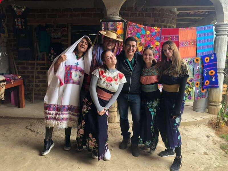 San Cristóbal: Private San Juan Chamula and Zinacantan Tour - Worth Considering: The Experience and Its Drawbacks