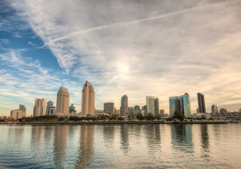 San Diego: Christmas Day Buffet Brunch or Dinner Cruise - What to Expect on the Cruise