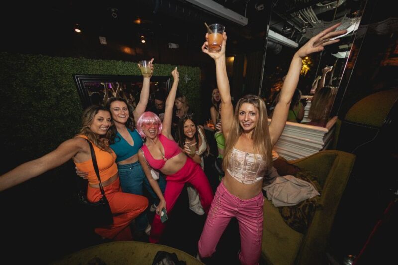 San Diego: Gaslamp Quarter Drink, Mingle & Dance Club Tour - Key Points