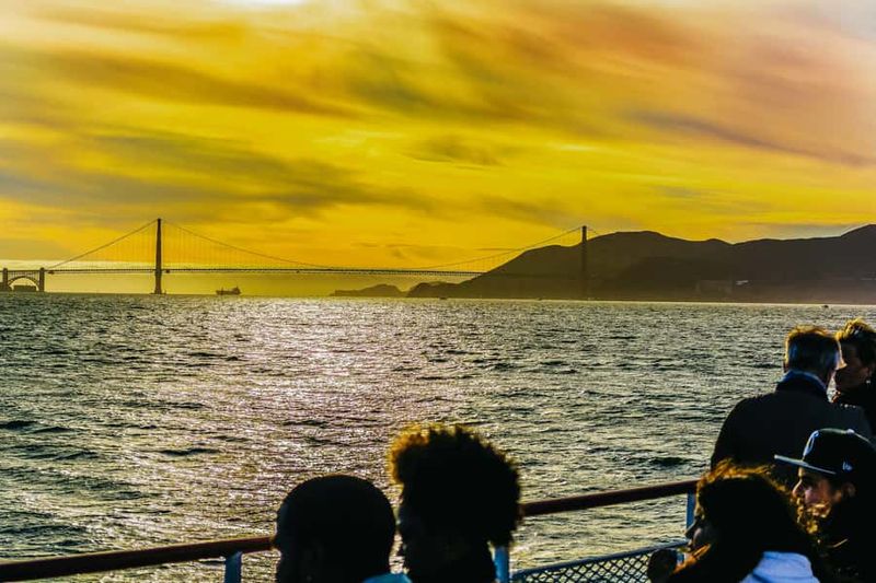 San Francisco: California Sunset Cruise (2-hours) - Onboard Comfort: Indoor/Outdoor Seating and the Open-Style Layout