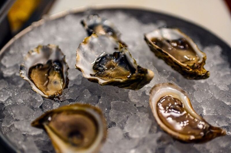 San Francisco: Mission District Food Tour with 6 Tastings - The Guides: Knowledgeable and Engaging