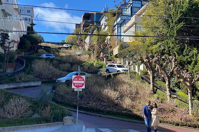 San Francisco Top Sights Private Tour with a Luxury Tesla - FAQs