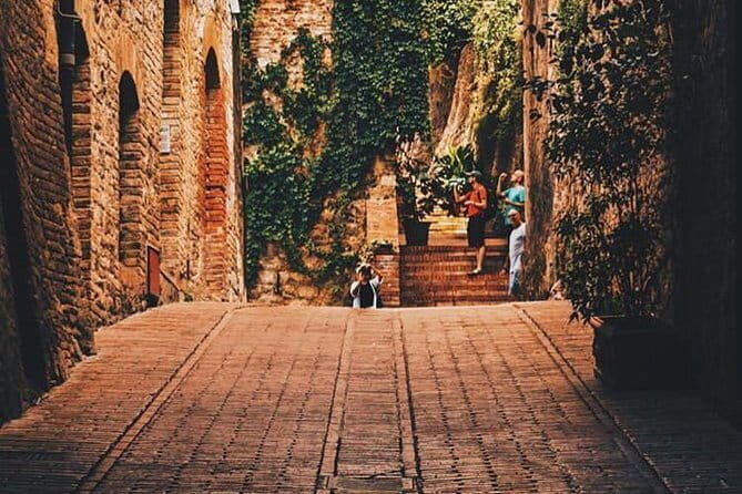 San Gimignano and Volterra Tour by Private Luxury Van - What to Expect on the Tour