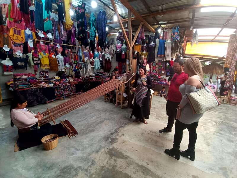 San Juan Chamula & Zinacantan Indigenous Villages Tour - Authenticity and Respect