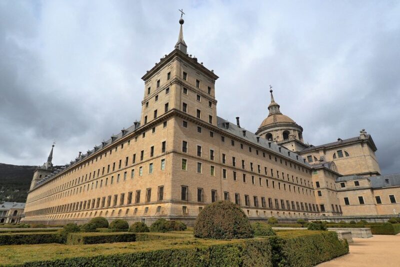 San Lorenzo de El Escorial: Monastery and Site Guided Tour - Why This Tour Stands Out