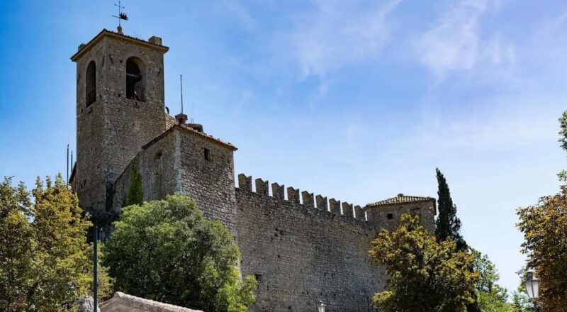 San Marino: 2-Hour Private Guided Walking and Titanus Museum - In-Depth Look at the Tour Experience
