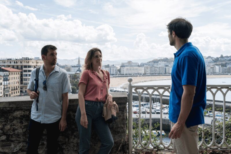 San Sebastian Aquarium Entry Ticket and City Walking Tour - Key Points