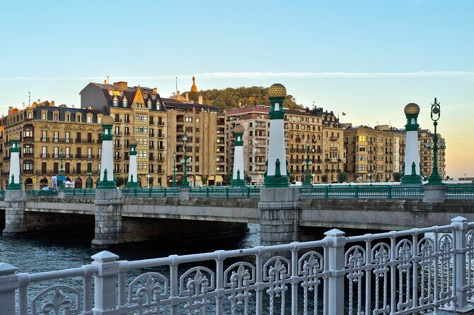 San Sebastian Donostria: Self Guided Scavenger Hunt and Tour - The Sum Up