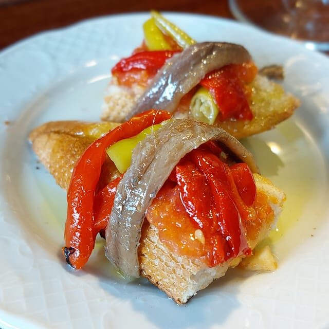San Sebastián Pintxos Tour: Delicious Food, Drink & Ambience - Who Should Consider This Tour?
