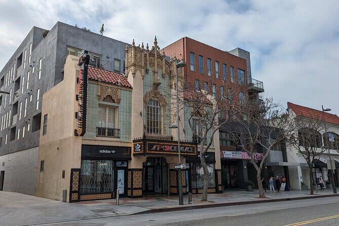 Santa Monica Scavenger Hunt Walking Tour and Game - Key Points