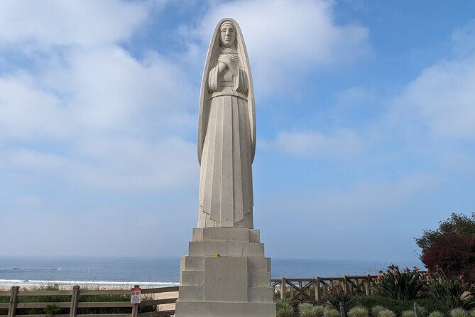 Santa Monica Scavenger Hunt Walking Tour and Game - Summary