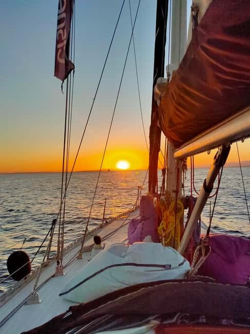 Santa Pola: Sail to Tabarca, snorkel, and enjoy sunset with a tasting - The Experience: From the Boat to the Water