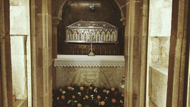 Santiago de Compostela: Cathedral & Museum Private Tour - Key Points