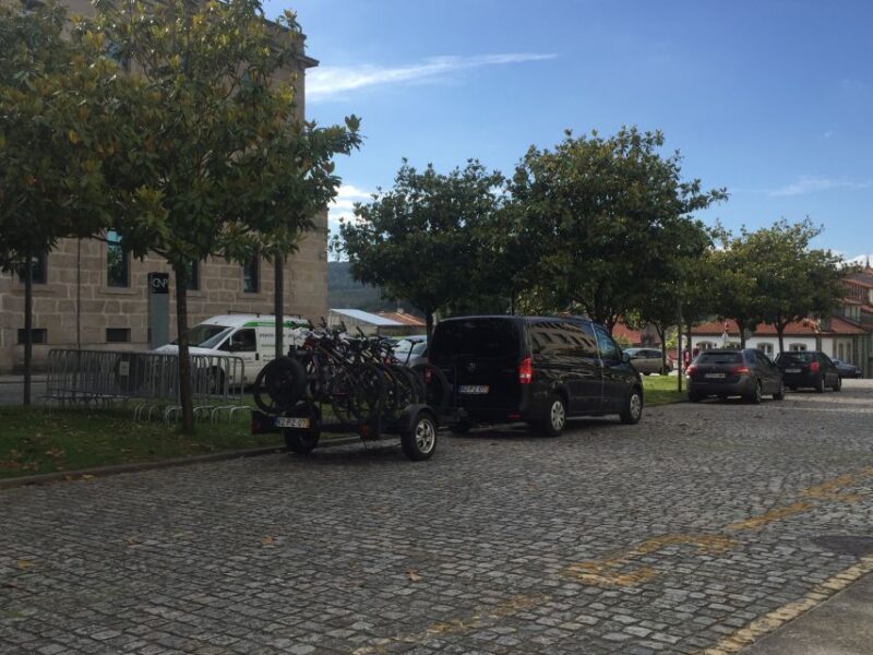 Santiago de Compostela Private Tour from Lisbon - Key Points