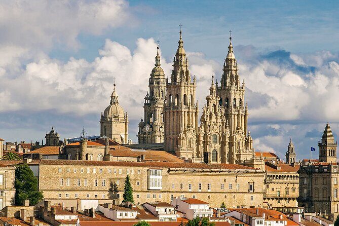 Santiago de Compostela Private Transfer from SCQ Airport to City centre - Real Traveler Insights