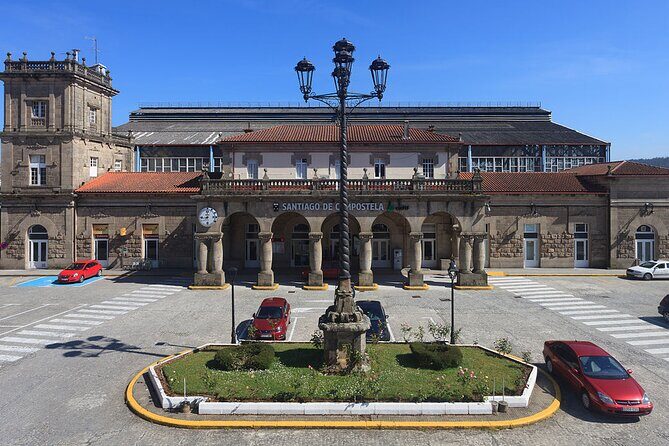 Santiago de Compostela Private Transfer from SCQ Airport to City centre - Who Is This Transfer Best For?
