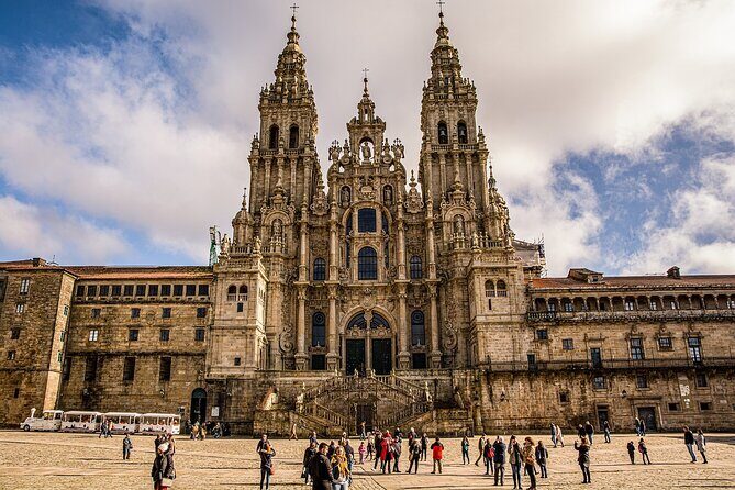 Santiago de Compostela Private Walking Tour with Cathedral Ticket - Breakdown of the Itinerary