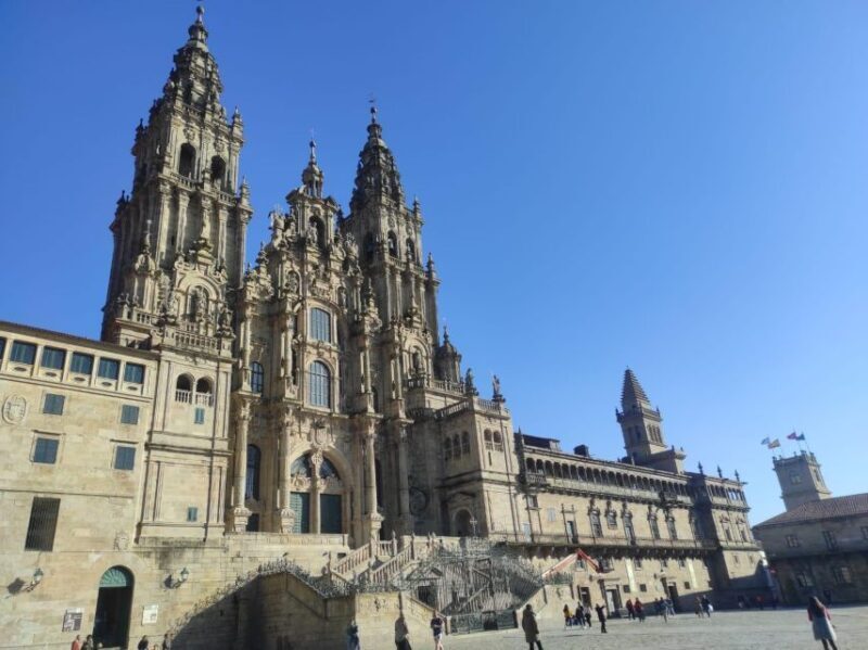 Santiago de Compostela & Valença - Private tour from Porto - The Sum Up