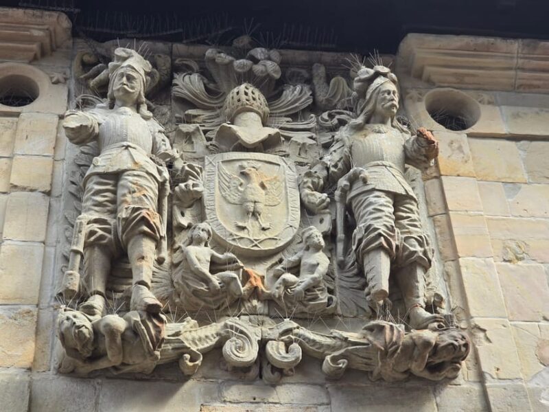 Santillana del Mar: exclusive private tour with Collegiate Church of Santa Juliana - Breaking Down the Itinerary