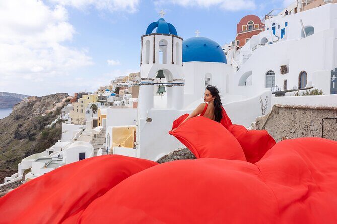 Santorini 2hrs Flying Dress Photoshoot with Transportation - Key Points