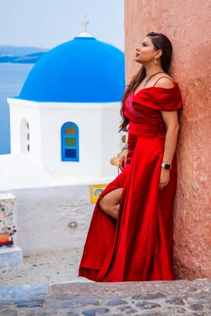 Santorini: 40-minute Photoshoot in Oia - An Honest Look at the Experience