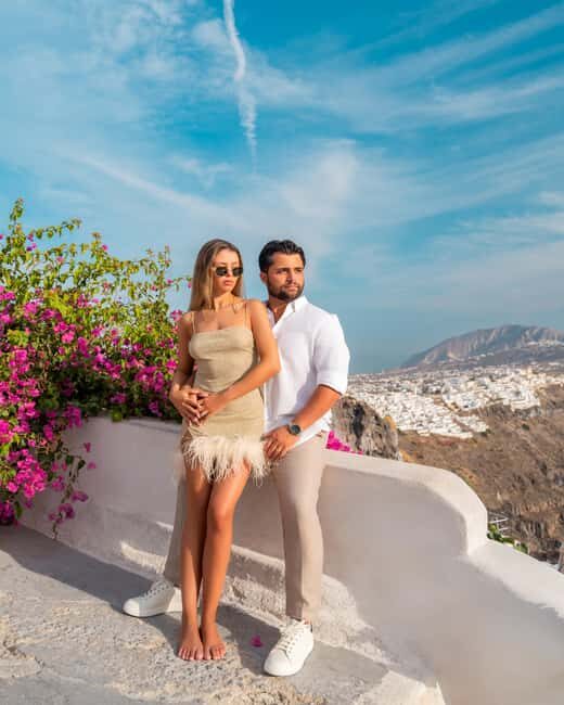 Santorini: 45-minute Photoshoot in Oia - The Experience Benefits & Limitations