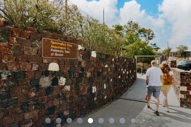 Santorini , Akrotiri tour by a licensed guide - A Deep Dive into the Akrotiri Experience