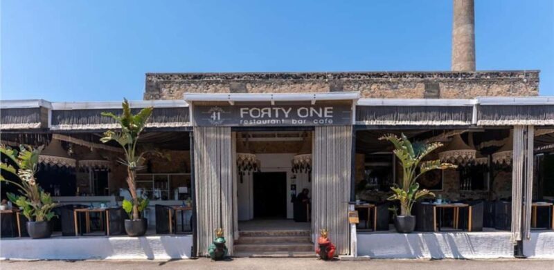 Santorini: Candlelight Restaurant Dinner on Black Sand Beach - What the Reviews Say