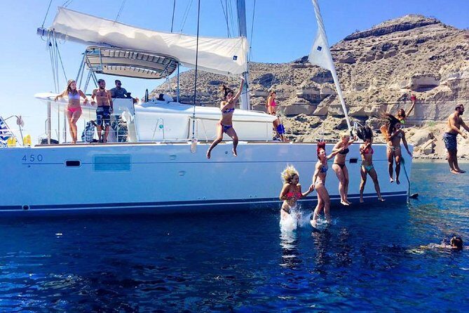 Santorini Catamaran Cruise with Fresh Meal and Open Bar - Who Is This Tour Best For?