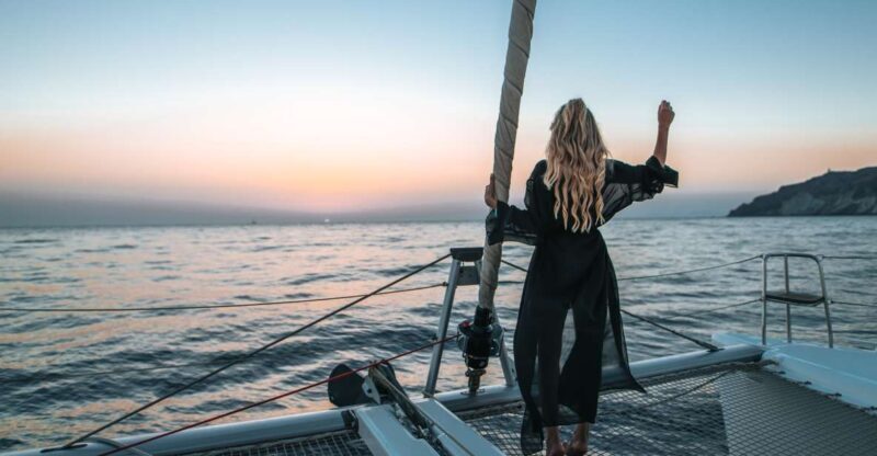 Santorini: Catamaran Cruise with Meal & Open Bar - FAQs