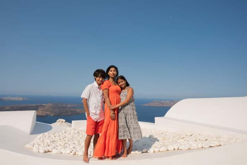 Santorini: Couple Family Photoshoot with Pickup - Who Would Love This Experience?
