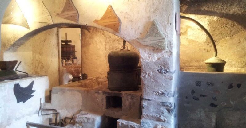 Santorini: Guided Wine Tour with Pickup and Snacks - Is This Tour Right for You?