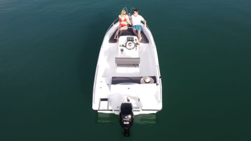 Santorini: Half-Day Boat Rental Without License - What to Expect on the Water