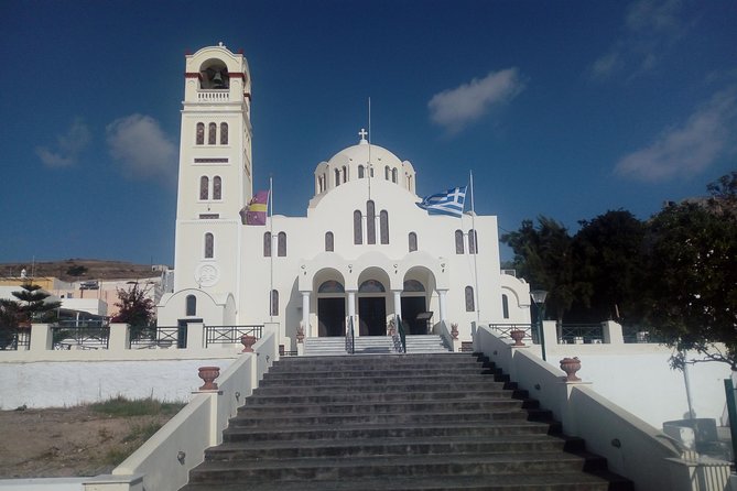 Santorini Highlights and Venetian Castles Small-Group Day Tour - Stop 5: Castelli of Emporio and the medieval trade center feel