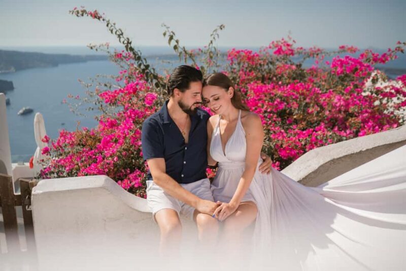 Santorini: Imerovigli Professional Photoshoot in Blue Dome - FAQs