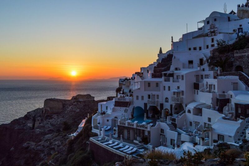 Santorini Island Bus Tour and Caldera Sunset Cruise - Logistics and Practical Tips