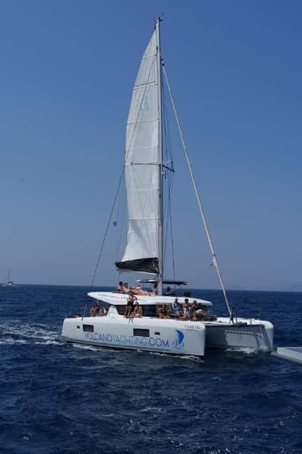 Santorini: Luxury Caldera Cruise With Meal & Drinks - The Overall Experience and Guest Reviews