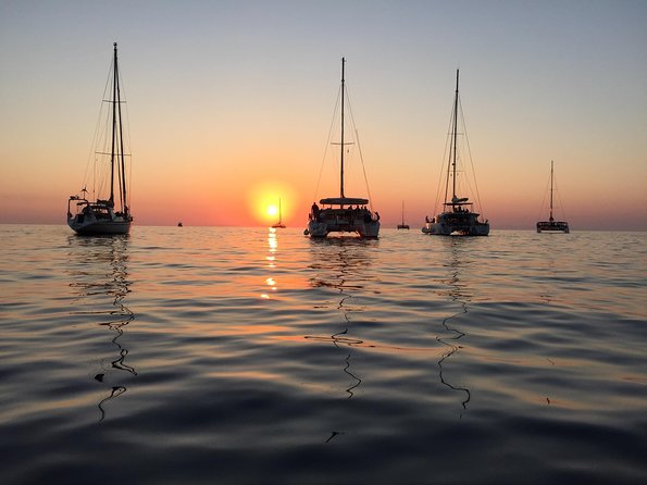 Santorini Luxury Catamaran Sunset Cruise with BBQ, Drink and Transfer - Food quality: BBQ lunch that actually fits the setting