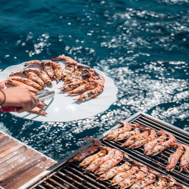 Santorini: Majestic Catamaran Cruise with Meal and Drinks - FAQ – Practical Questions