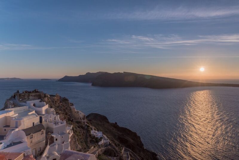 Santorini: Oia Cultural Highlights Sunset Walking Tour - Who Should Consider This Tour?