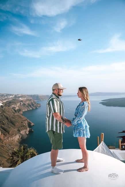 Santorini: Oia Private Couple Photoshoot with 35 Photos - FAQ