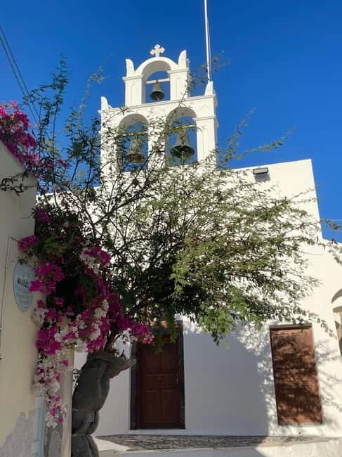 Santorini: Oia Sunrise Walking Tour with Local Guide - Price and Value