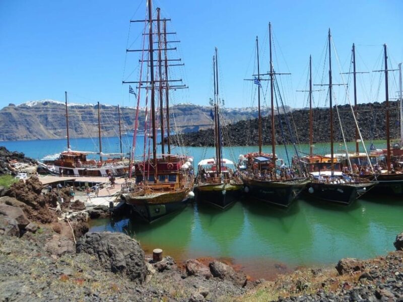 Santorini Port: Cruise to Volcano, Hot Springs & Thirassia - Return and Reflection
