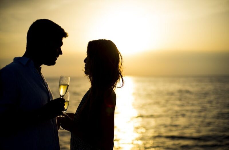 Santorini: Private Catamaran Cruise with BBQ Meal and Drinks - The Return: A Memorable Ending