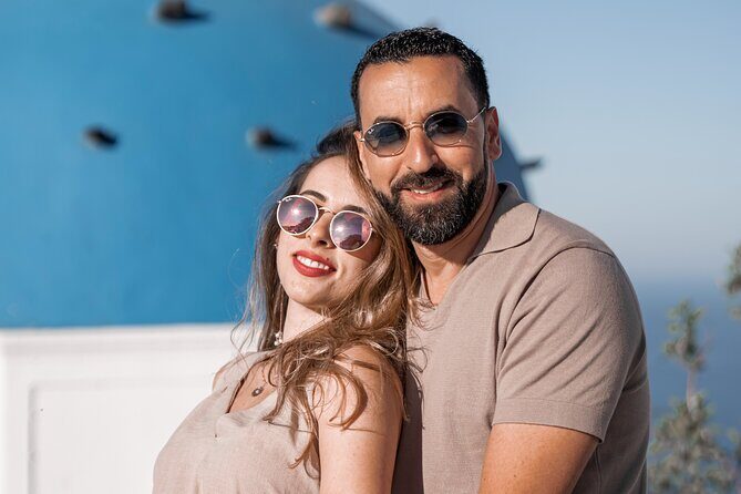 Santorini Private Couple Photoshoot in Oia - Practical Tips