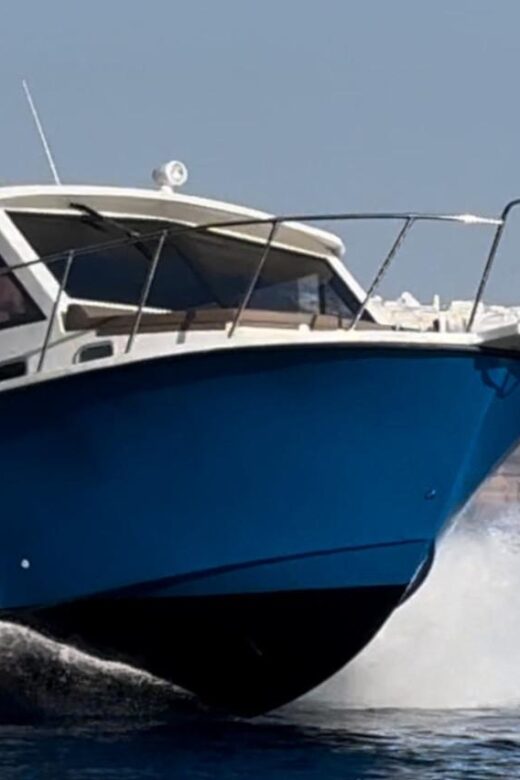 Santorini Private Cruise Sightseeing Tour with BBQ & Drinks - Key Points