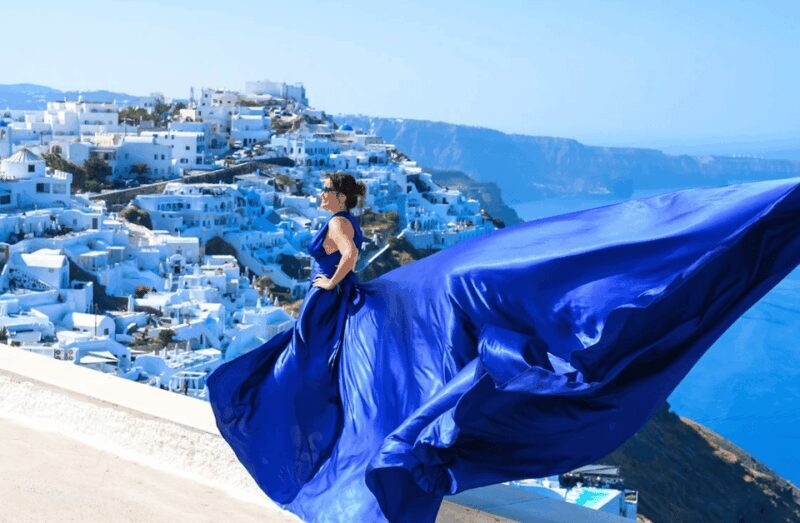 Santorini: Private Flying Dress Photoshoot with Pickup - FAQ