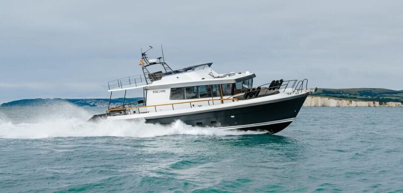 Santorini: Private Motor Yacht Cruise with Meal & Open Bar - Who Is This Tour For?