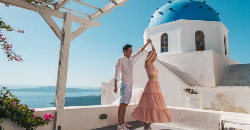 Santorini Private Photoshoot - Setting the Scene in Santorini: What to Expect from the Photoshoot